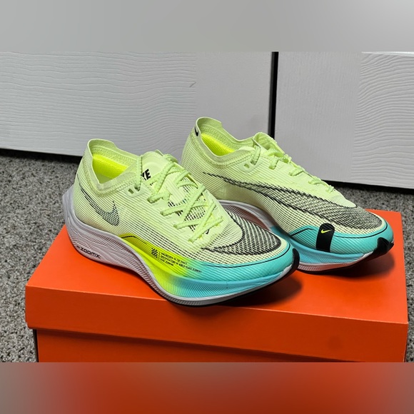 Nike Women's ZoomX Vaporfly NEXT% 2 Volt Turquoise CU4123 700 Size 5 - Picture 2 of 8